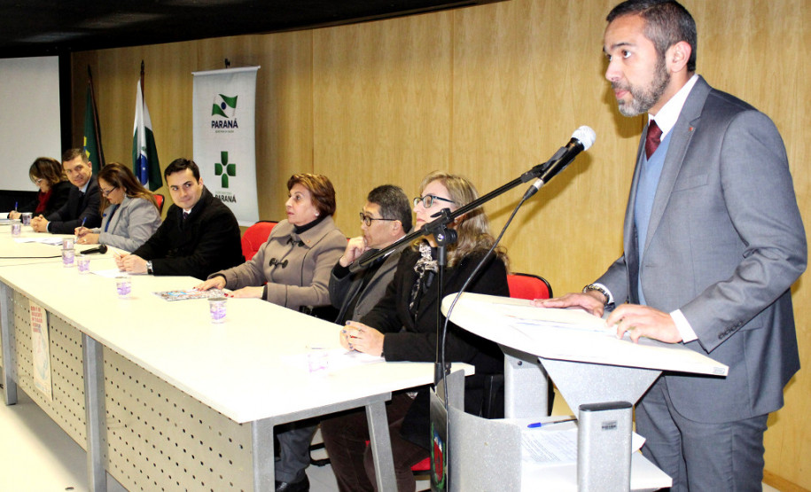 I Seminário de Enfrentamento às Violências Contra Crianças e Adolescentes está sendo realizado nesta terça e quarta-feira (18 e 19), no Palácio das Araucárias, em Curitiba, com a participação de 165 servidores municipais e estaduais, além sociedade civil.