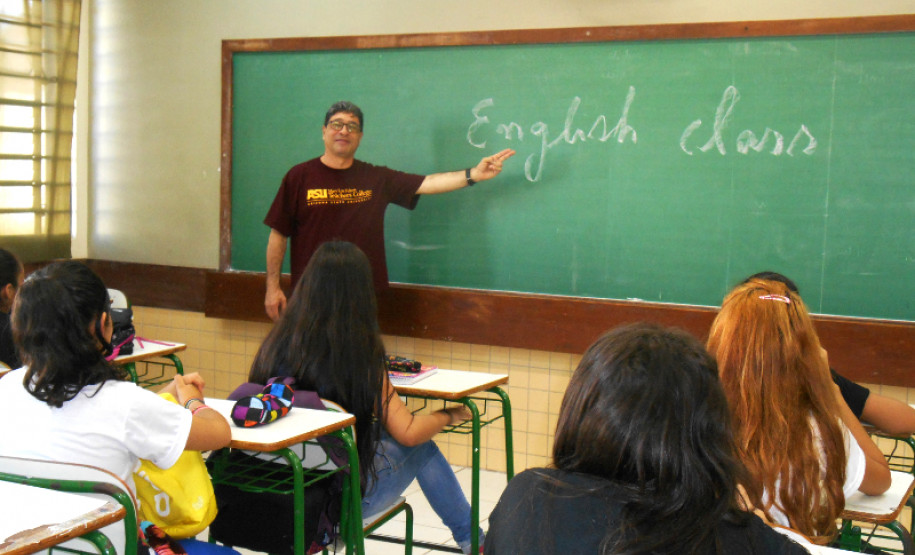 O professor de Língua Inglesa Jean Paulo Xavier, do Colégio Estadual Professora Maria de Lourdes Morozowski, do município de Paranaguá (Litoral do Estado), foi um dos 35 selecionados no Brasil para participar de um programa de desenvolvimento profissional realizado de 23 a 26 de julho, na cidade de São Roque, em São Paulo.