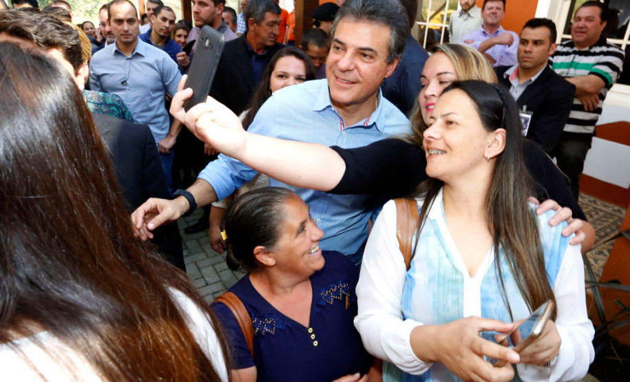 Criar parcerias entre o governo estadual, municípios e a sociedade civil em prol da proteção de adolescentes que se encontram em situação de alta vulnerabilidade social no Paraná. Esse é o objetivo do programa Rede Jovem, lançado pelo governador Beto Richa nesta terça-feira (8), em Almirante Tamandaré, na Região Metropolitana de Curitiba.