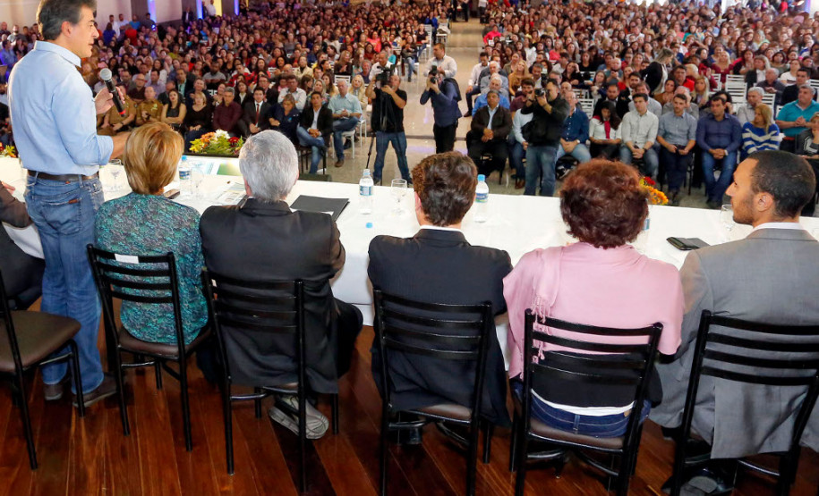 Criar parcerias entre o governo estadual, municípios e a sociedade civil em prol da proteção de adolescentes que se encontram em situação de alta vulnerabilidade social no Paraná. Esse é o objetivo do programa Rede Jovem, lançado pelo governador Beto Richa nesta terça-feira (8), em Almirante Tamandaré, na Região Metropolitana de Curitiba.