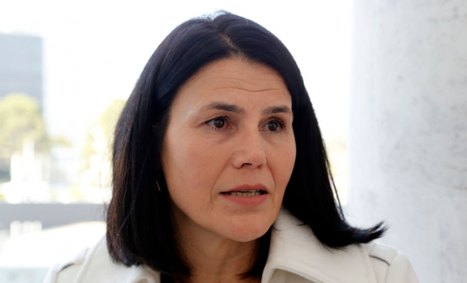 A diretora da escola, Maria Gorete Paula, afirmou que os alunos gostaram muito da novidade e estão ansiosos para começar a usar a ferramenta. “A partir do aplicativo, os estudantes terão todas as informações importantes relativas à vida escolar deles. E para os professores será mais fácil organizar a rotina escolar. Já fazemos um trabalho bem efetivo na escola, mas essa é mais uma ferramenta que vai auxiliar os pais”, diz.