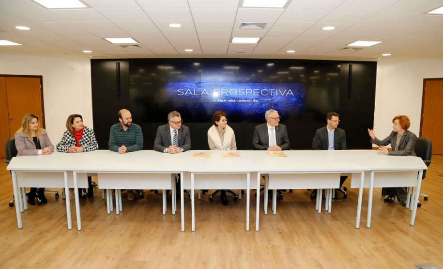 A Secretaria de Estado da Educação renovou nessa quarta-feira (16), em Curitiba, o convênio com o Sebrae - Serviço Brasileiro de Apoio às Micro e Pequenas Empresas para a oferta de cursos de educação empreendedora nas escolas estaduais