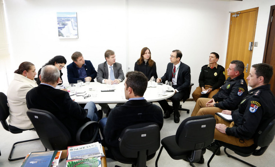 Reunião de trabalho entre a Secretaria da Educação e Secretaria da Segurança Pública e Administração Penitenciária.