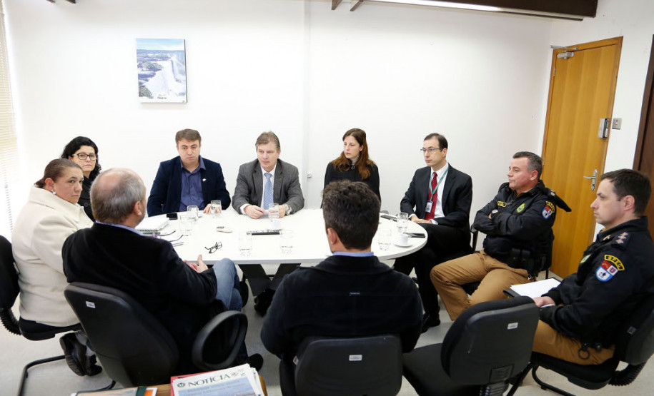 Reunião de trabalho entre a Secretaria da Educação e Secretaria da Segurança Pública e Administração Penitenciária.