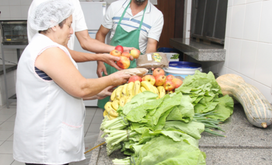 Programa que beneficia estudantes e agricultores familiares vai atender duas vezes mais estabelecimentos de ensino que no ano passado.
