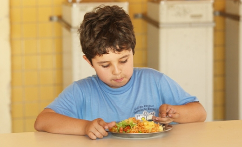 Programa que beneficia estudantes e agricultores familiares vai atender duas vezes mais estabelecimentos de ensino que no ano passado.