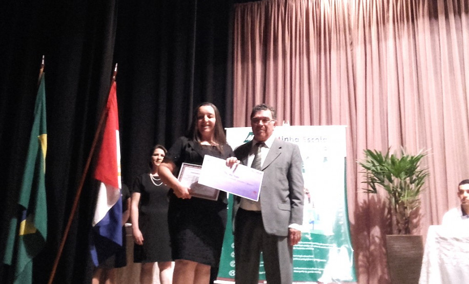 O Colégio Estadual do Campo Teófila Nassar Jangada, localizado em Reserva, ficou com a terceira colação, com prêmio de R$ 3 mil.