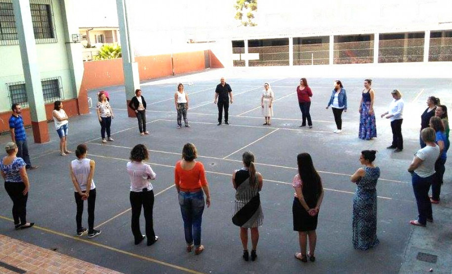 Cerca de 8 mil profissionais que atuam em escolas estaduais da Região Metropolitana de Curitiba participaram em agosto e início de setembro de cursos de Formação em Ação Disciplinar (FAD). A ação envolveu professores, pedagogos, diretores e agentes educacionais I e II.