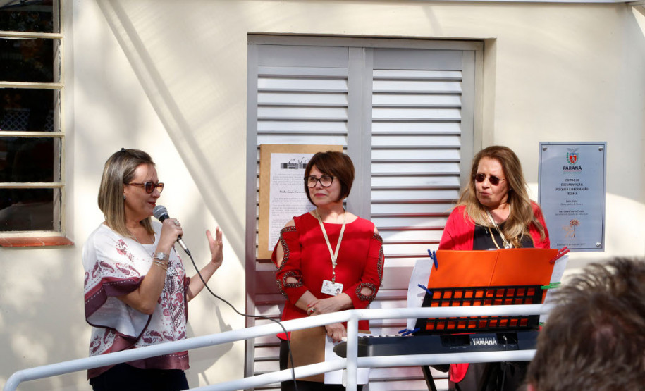 A Secretaria de Estado da Educação abriu nesta segunda-feira (18), em Curitiba, a exposição Mestre Guido Viaro inspirando gerações. A mostra é uma homenagem aos 120 anos do nascimento do artista ítalo-brasileiro Guido Pellegrino Viaro, que adotou cidade de Curitiba no final dos anos 1920 para morar. A exposição fica aberta até o dia 10 de novembro, na sede da Secretaria da Educação e é aberta à comunidade.