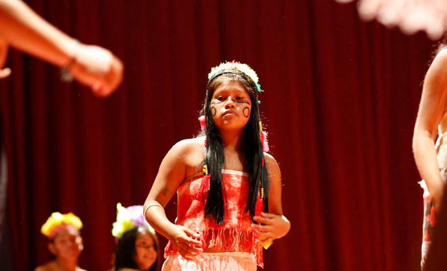 As celebrações contaram com apresentações teatrais dos alunos do Colégio Estadual Laranjeiras do Sul e Colégio Estadual Indígenas Fég Prag Fernandes, de Nova Laranjeiras, e da Orquestra Filarmônica do Iguaçu, composta por alunos da rede estadual e municipal de ensino.