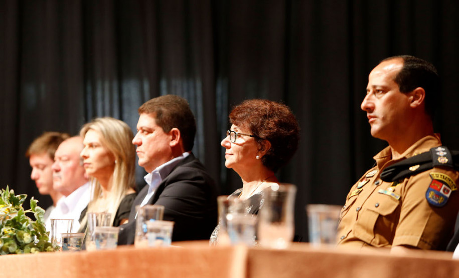 A secretária da Educação, professora Ana Seres, lembrou que a administração democrática e participativa aliada a projetos inovadores refletem na qualidade do ensino. “O mais importante é o reconhecimento da boa gestão que vem sendo feita em nossas escolas. Estudantes, funcionários e professores ficam mais motivados e isso reflete no processo de ensino e aprendizado”, destacou.