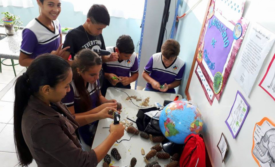 Na Escola Estadual Boa Vista da Santa Cruz, no município de Rosário do Ivaí (região Norte Central), são 28 estudantes participando de atividades do Novo Mais Educação