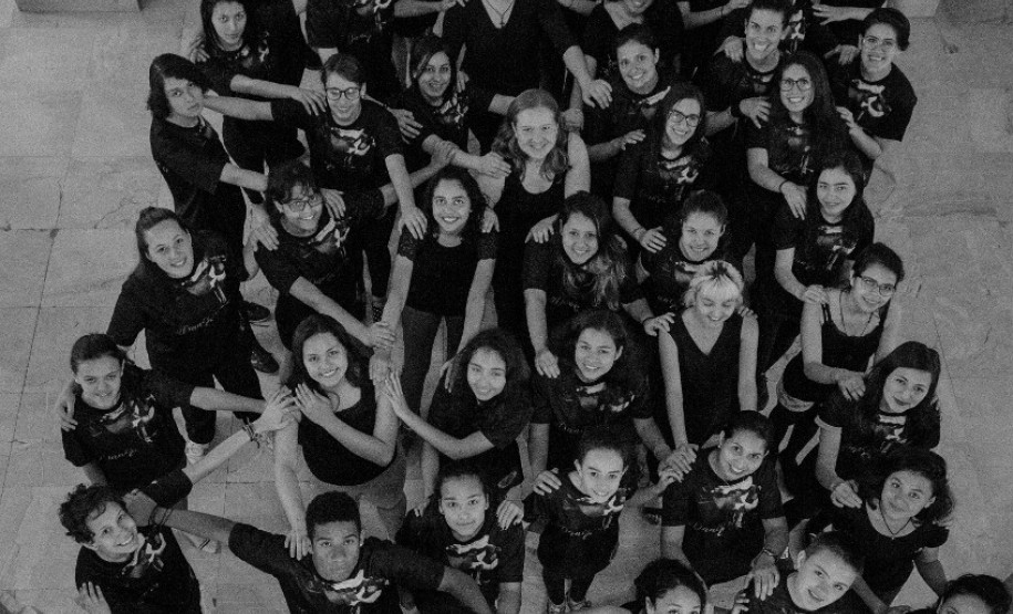 O Grupo de Dança do Colégio Estadual do Paraná, o DanCEP, estreia no próximo dia 10, em Curitiba, seu novo espetáculo chamado “Corpografias”. A apresentação começa às 20h no Guairinha, com entrada franca.