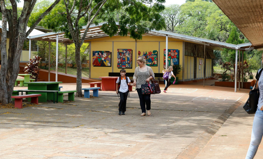 O Colégio Estadual do Campo Castro Alves, localizado na vila residencial Salto Osório, município de Quedas do Iguaçu (Centro-Sul), atingiu a meta estabelecida pelo Índice de Desenvolvimento da Educação Básica (Ideb) para 2021 e alcançou o melhor média entre as escolas estaduais