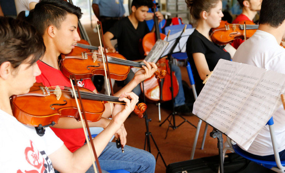 O Colégio Estadual do Campo Castro Alves, localizado na vila residencial Salto Osório, município de Quedas do Iguaçu (Centro-Sul), atingiu a meta estabelecida pelo Índice de Desenvolvimento da Educação Básica (Ideb) para 2021 e alcançou o melhor média entre as escolas estaduais
