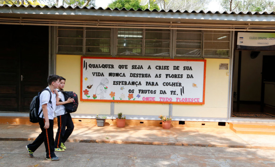 O Colégio Estadual do Campo Castro Alves, localizado na vila residencial Salto Osório, município de Quedas do Iguaçu (Centro-Sul), atingiu a meta estabelecida pelo Índice de Desenvolvimento da Educação Básica (Ideb) para 2021 e alcançou o melhor média entre as escolas estaduais