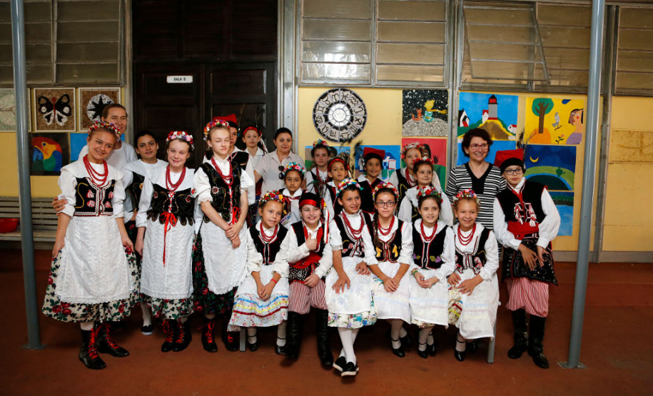 O Colégio Estadual do Campo Castro Alves, localizado na vila residencial Salto Osório, município de Quedas do Iguaçu (Centro-Sul), atingiu a meta estabelecida pelo Índice de Desenvolvimento da Educação Básica (Ideb) para 2021 e alcançou o melhor média entre as escolas estaduais