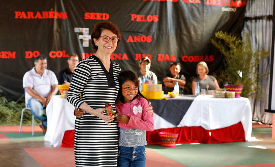 Chegamos ao Dia do Professor, profissional que, junto com os funcionários das escolas, dá vida à nossa missão: a educação.