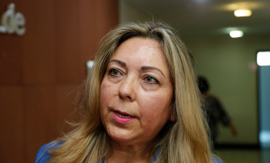 A chefe do Departamento da Educação Especial, Siana do Carmo de Oliveira Franco Bueno, diz que a oferta da formação presencial com a temática da neurociência atende a um pedido antigo dos profissionais que atuam na área