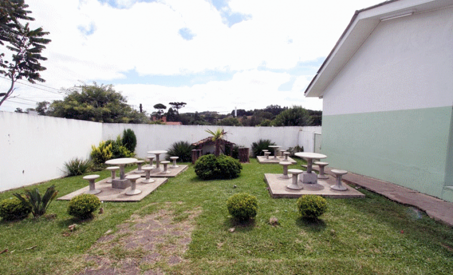 O Colégio Estadual Alfredo Greipel Júnior, em Piên, Região Metropolitana de Curitiba, foi contemplado com a 500ª assinatura de contrato. “O programa é um investimento para o bem dos nossos alunos. Um ambiente adequado, organizado e com uma boa estrutura ajuda no nosso trabalho. É um respeito a toda a comunidade escolar”, disse a diretora Greice Gassner.