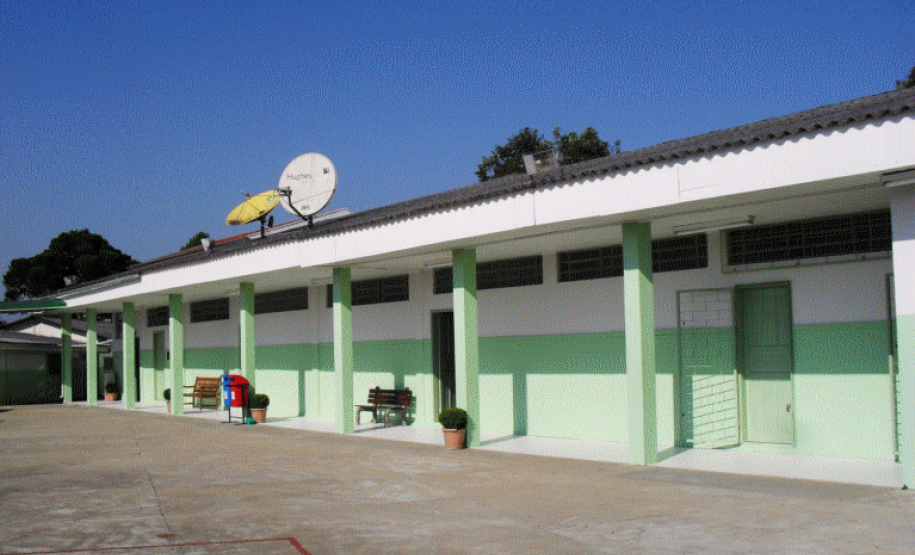 O Colégio Estadual Alfredo Greipel Júnior, em Piên, Região Metropolitana de Curitiba, foi contemplado com a 500ª assinatura de contrato. “O programa é um investimento para o bem dos nossos alunos. Um ambiente adequado, organizado e com uma boa estrutura ajuda no nosso trabalho. É um respeito a toda a comunidade escolar”, disse a diretora Greice Gassner.