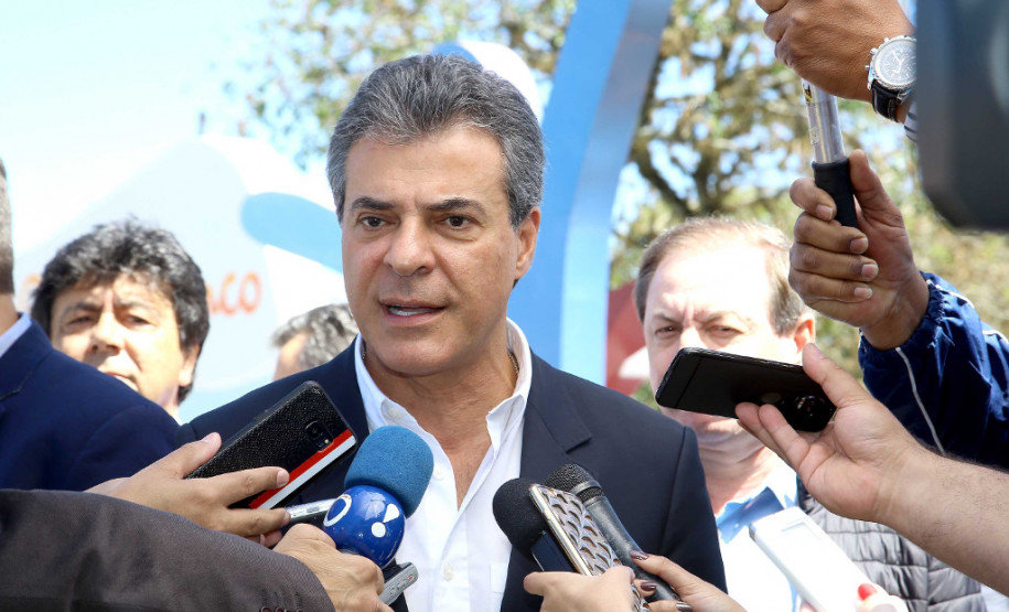 Richa libera obras de melhorias em sete escolas estaduais O governador Beto Richa autorizou obras de reformas em sete escolas estaduais de Pato Branco nesta segunda-feira (23). As unidades beneficiadas são os colégios São João, São Roque, Carlos Gomes, Castro Alves, Rui Barbosa, São João Bosco e São Vicente de Paula. “Além de obras estruturais, também vamos modernizar o sistema tecnológico das 2.100 escolas do Paraná”, afirmou Richa.