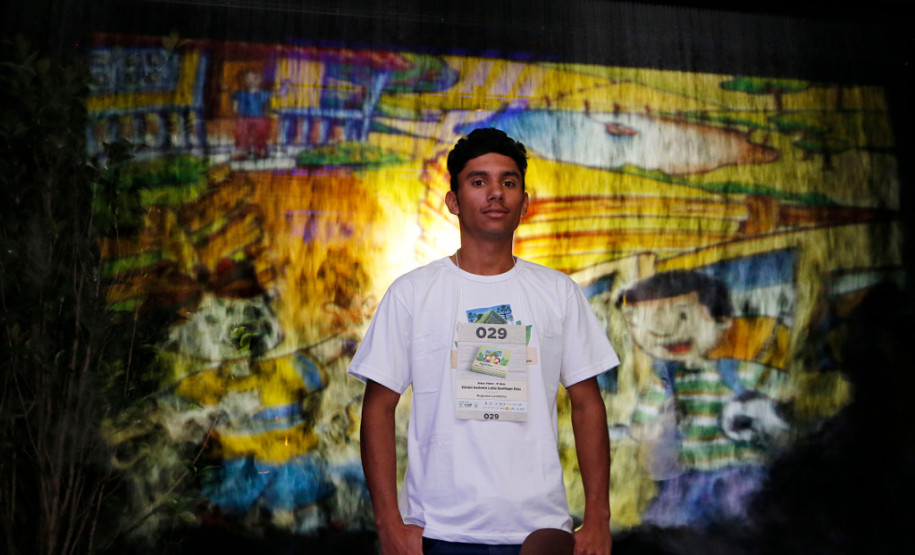 O estudante Daniel Santiago Dias, 18 anos, do curso técnico em agropecuária do Centro Estadual de Educação Profissional Agrícola Mohamad Ali Hamzé, de Cambará, no Norte Pioneiro, disse que irá levar a experiência para a vida. “Foi uma experiência única ter a oportunidade de desenvolver projetos na área em que estudo, conhecer outra cidade e novas pessoas”, disse o aluno que pesquisou sobre a importância da minhoca na conservação do solo.