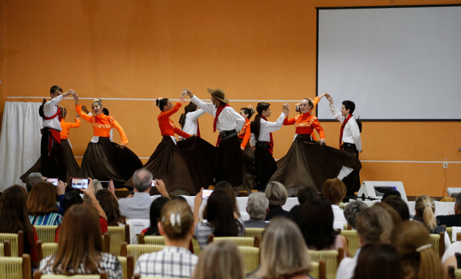 O NRE de Irati também promoveu comemorações para marcar os 70 anos da Secretaria e inaugurou a galeria de chefes da regional.