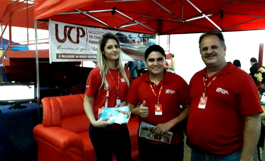 O Centro Estadual de Educação Profissional (CEEP) Professor Miguel Carlos Parolo, no município de Pitanga, região central do Estado, reuniu mais de cinco mil pessoas na primeira edição da Feira do Comércio realizada pela instituição de ensino nesta quinta-feira (9)