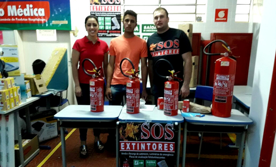 O Centro Estadual de Educação Profissional (CEEP) Professor Miguel Carlos Parolo, no município de Pitanga, região central do Estado, reuniu mais de cinco mil pessoas na primeira edição da Feira do Comércio realizada pela instituição de ensino nesta quinta-feira (9)