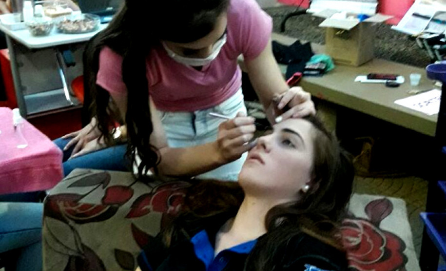 O Centro Estadual de Educação Profissional (CEEP) Professor Miguel Carlos Parolo, no município de Pitanga, região central do Estado, reuniu mais de cinco mil pessoas na primeira edição da Feira do Comércio realizada pela instituição de ensino nesta quinta-feira (9)