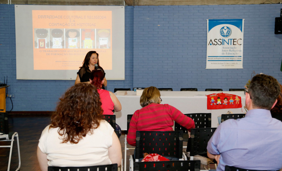 A Secretaria de Estado da Educação (SEED) realiza nesta segunda e terça-feira (13 e 14), na Diretoria de Políticas e Tecnologias Educacionais (DPTE), no bairro Boqueirão, duas formações voltadas a profissionais que atuam nos anos iniciais e no ensino religioso da rede pública estadual