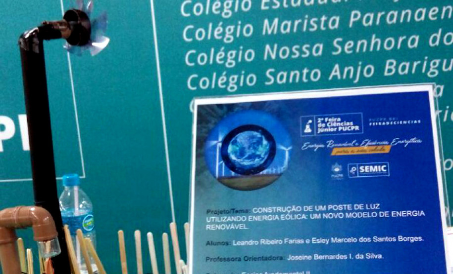Os estudantes Leandro Ribeiro Farias, 15 anos, e Esley Marcelo dos Santos Borges, 18 anos, do Colégio Estadual Professor Altair da Silva Leme, de Colombo (Região Metropolitana de Curitiba), desenvolveram entre os meses de março e outubro deste ano um projeto científico para produção de energia limpa por meio da captação do vento