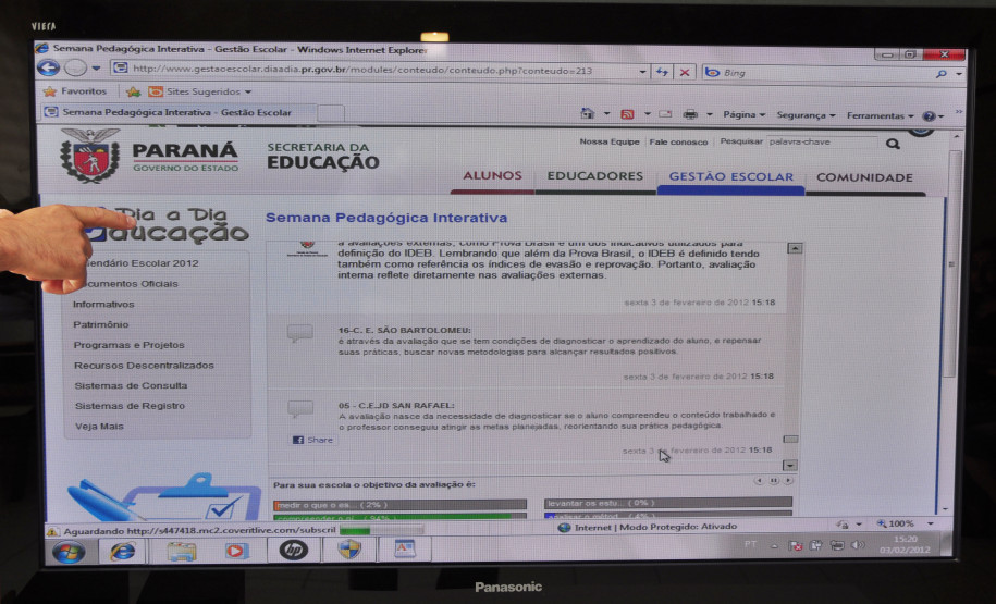 Profissionais da educação das escolas da rede estadual de ensino participaram de evento interativo apresentando propostas sobre avaliação.