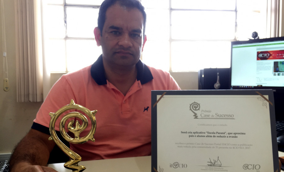 O aplicativo para smartphone Escola Paraná, desenvolvido pela Secretaria de Estado da Educação em parceria com a Companhia de Tecnologia da Informação e Comunicação do Paraná (Celepar), venceu a 11ª edição do Prêmio Case de Sucesso Portal IT4CIO. O app paranaense lançado em agosto foi o mais votado entre os cases de tecnologia da informação da iniciativa pública e privada da região Sul.