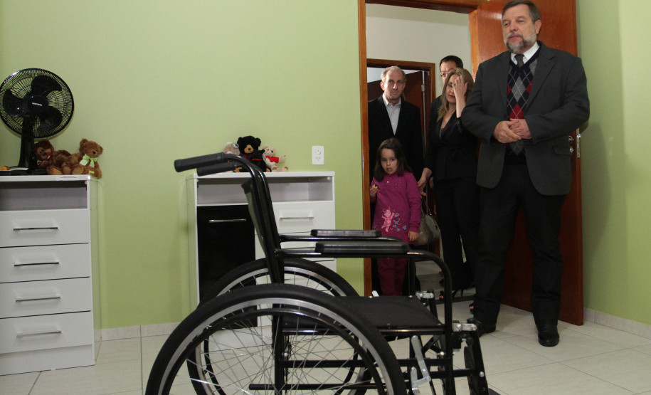 Resolução assinada pelo governador em exercício e secretário da Educação Flávio Arns garante a inclusão das escolas de educação especial em todos os programas e políticas públicas da área, como merenda, transporte escolar e qualificação de pessoal