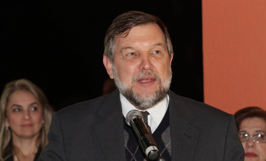 Resolução assinada pelo governador em exercício e secretário da Educação Flávio Arns garante a inclusão das escolas de educação especial em todos os programas e políticas públicas da área, como merenda, transporte escolar e qualificação de pessoal