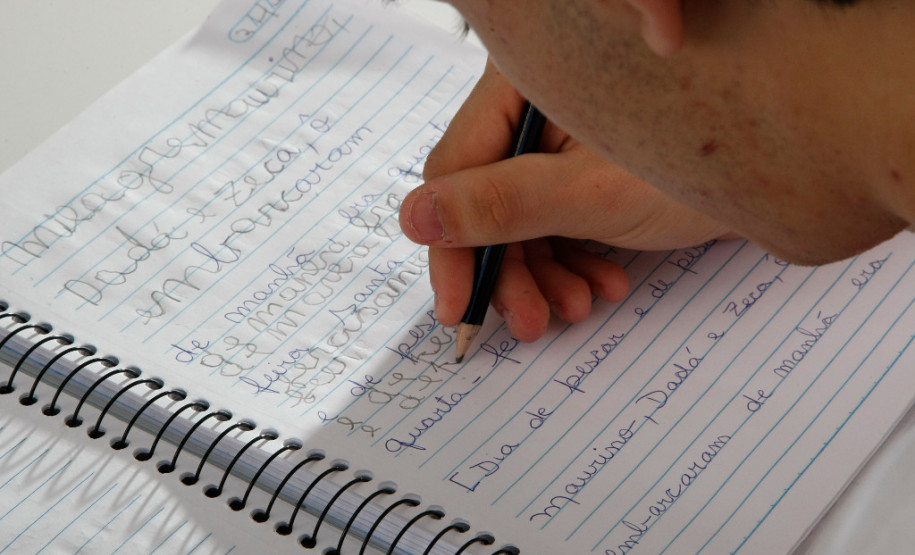 Estão abertas as inscrições para a segunda seleção do Programa Paraná Alfabetizado até o dia 20 de dezembro. Após o recesso de final de ano, as inscrições reabrem no dia 2 de janeiro e vão até 5 de fevereiro de 2018.