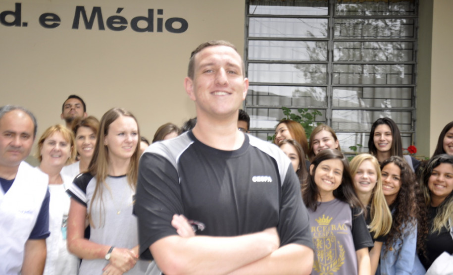 Os colegas Beatriz Lubaszewski do Amaral, 17 anos, e Ernesto Eckel Tritny, também com 17 anos, contaram que a avaliação permite estabelecer um parâmetro com as provas do Exame Nacional do Ensino Médio (Enem) com o que foi visto durante o ano letivo. “Conseguimos assim avaliar o nosso desempenho no Enem e nas disciplinas que estudamos”, disse Beatriz. “Além disso, podemos avaliar o nível de aprendizado da escola”, frisou Enersto.