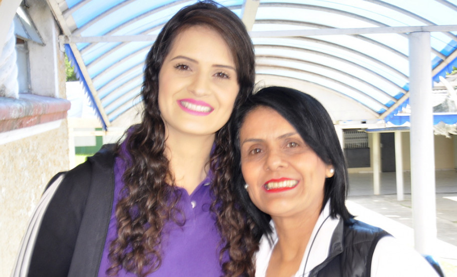 O Colégio Estadual Júlia Wanderley, localizado no bairro Batel, em Curitiba, completou 70 anos. Para marcar a data, a escola inaugurou nesta quinta-feira (30) um memorial em homenagem à professora Júlia Wanderley, que dá nome a instituição de ensino.