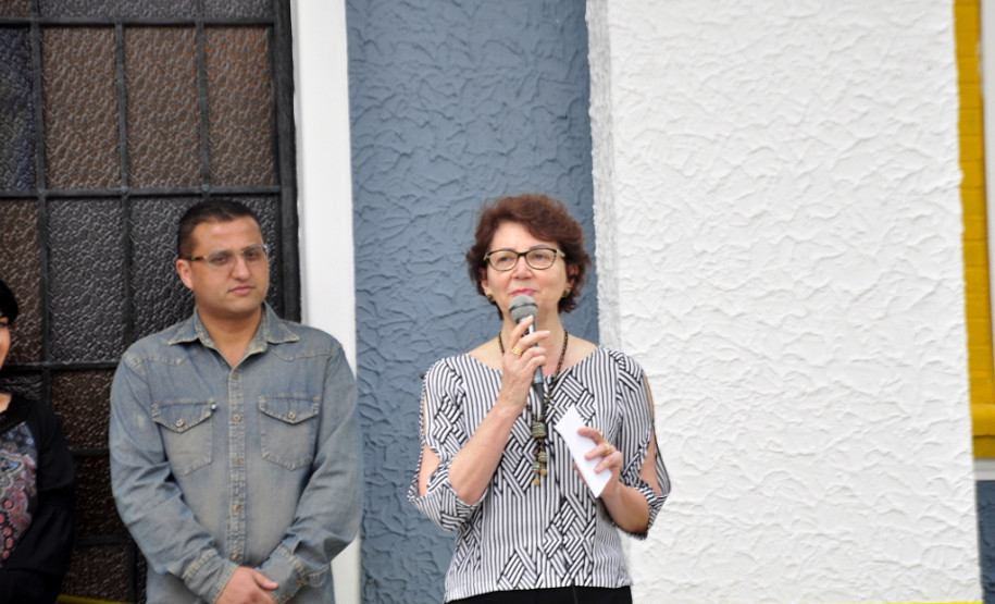 A secretária da Educação, professora Ana Seres participou da inauguração do memorial. Ela destacou a importância do resgate histórico e do papel desempenhado pela educadora. “Assim como a SEED, o colégio completa sete décadas de história. Para mim é uma honra estar aqui hoje participando desta comemoração, pois quando eu também era estudante trazia para a aula a minha irmãzinha, que era aluna do Júlia”, lembrou Ana Seres.
