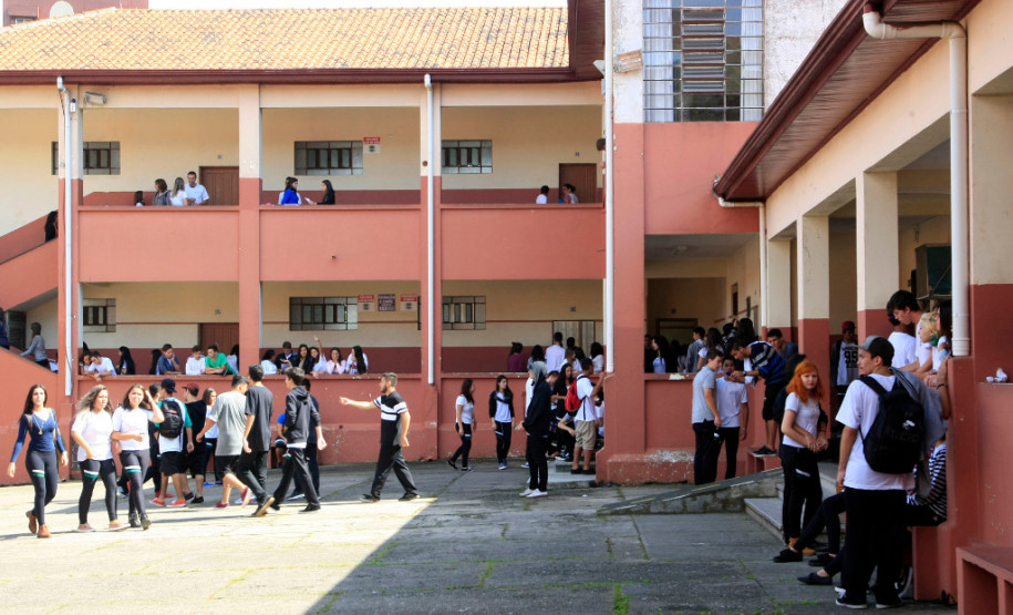 As matrículas na rede estadual de ensino começam nesta segunda-feira (04) e vão até sexta-feira (08)