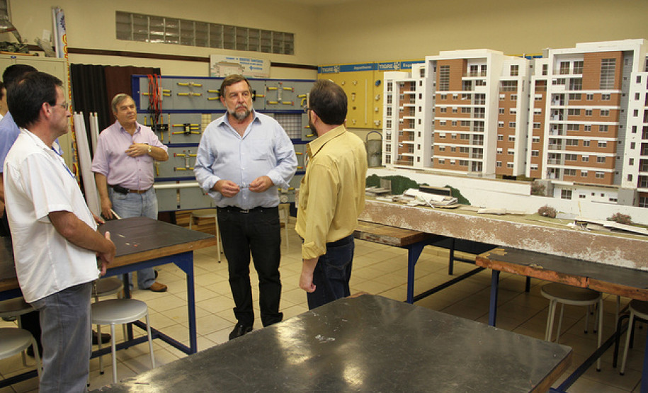 Ação pretende ampliar diálogo entre Secretaria e conhecer realidade das escolas públicas da Capital. Foto do Centro Estadual de Educação Profissional de Curitiba.