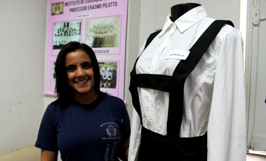 “A formação deu toda a fundamentação teórica para a nossa pesquisa. Como resultado podemos documentar a evolução dos uniformes que eram usados em épocas diferentes em nossa escola”, afirmou a aluna Amanda Raquel Alves dos Santos, também de 16 anos.