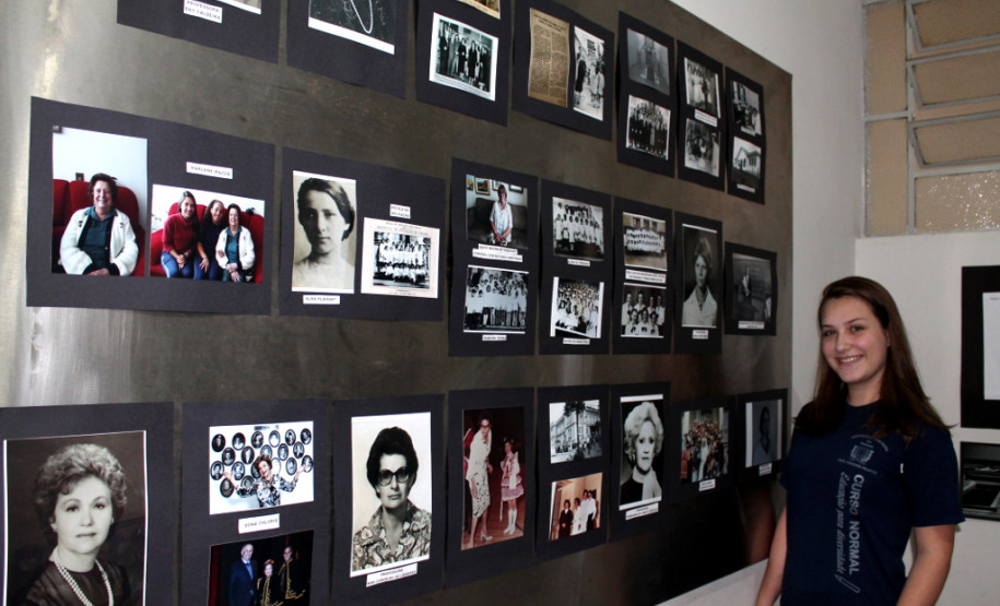 A aluna Maria Isabel Dybax, 16 anos, participou junto com as colegas da pesquisa sobre as ex-diretoras que comandaram o Instituto de Educação. “A nossa pesquisa é importante para resgatar e destacar o papel da mulher na educação. O nosso colégio tem 140 anos e só teve seis diretoras mulheres, contando com a atual. Foi uma pesquisa muito interessante porque descobrimos um pouco da história e da contribuição de cada para a educação em nossa escola e no Paraná”, disse Maria.