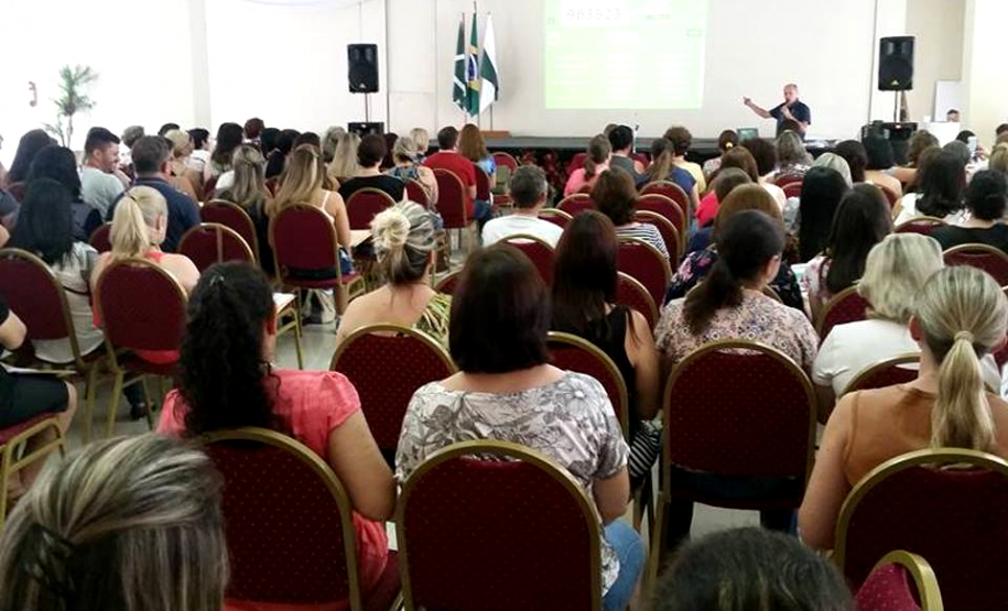 Termina nesta sexta-feira (8), em Foz do Iguaçu (Oeste), o evento estadual do Censo Escolar, pela SEED e MEC/Inep. Participam as equipes do SERE (o Sistema Estadual de Registro Escolar) e censo escolar dos 32 Núcleos Regionais de Educação (NREs).