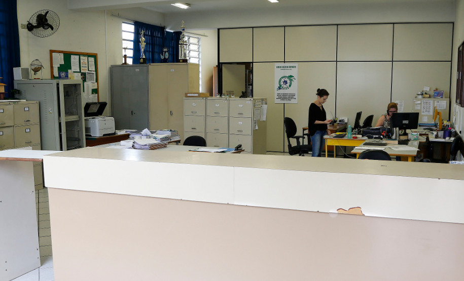 Mais de 140 mil pessoas se inscreveram no PSS da Educação São 11 mil vagas para assistente administrativo, inspetor e inspetoria de internato, técnico agrícola e técnico florestal e auxiliar de serviços gerais (limpeza/merenda, manutenção, atendimento de aluno, motorista, tratorista e vigia).