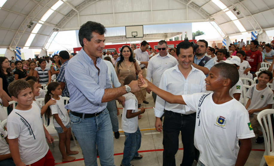 O governador Beto Richa abriu o ano letivo da rede pública estadual, nesta quarta-feira (8), com a inauguração de uma escola de ensino integral no município de Nova Santa Bárbara, no Norte do Estado. Foto: AENoticia