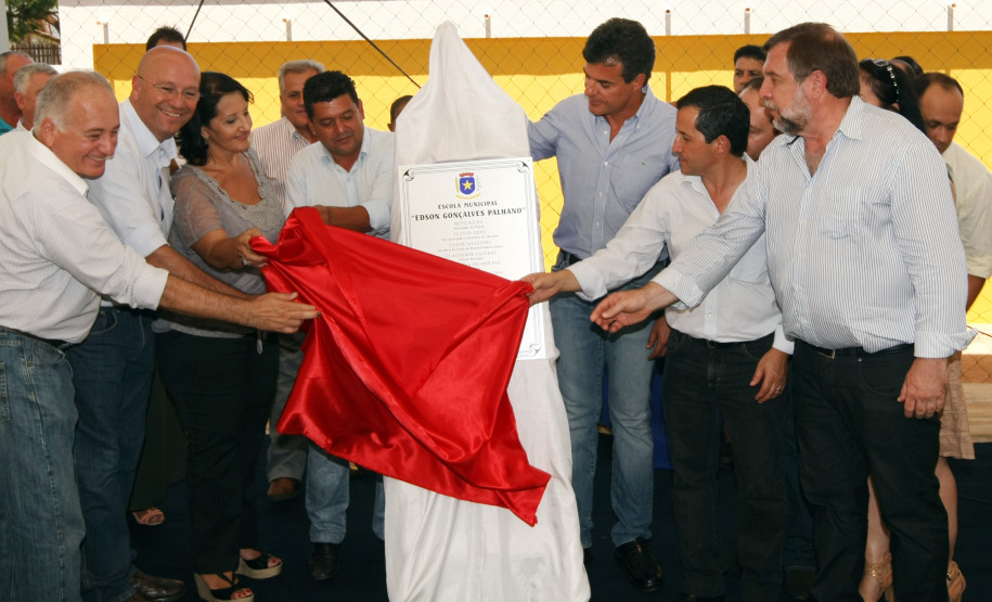 O governador Beto Richa abriu o ano letivo da rede pública estadual, nesta quarta-feira (8), com a inauguração de uma escola de ensino integral no município de Nova Santa Bárbara, no Norte do Estado. Foto: AENoticia
