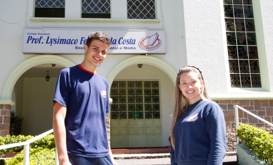 Estudantes vindos da rede particular de ensino, de outros estados, países ou que estão mudando de cidade já podem solicitar uma vaga na rede estadual de ensino. O prazo para o requerimento começou nesta segunda-feira (18) e encerra na sexta-feira (22). A rede estadual de ensino atende em média mais de um milhão de alunos, em 2,1 mil escolas.